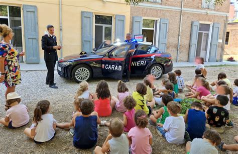 Cento I Carabinieri Al Campo Estivo Con I Ragazzi Per La Cultura