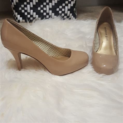 Nude Patent Leather Pumps Gem