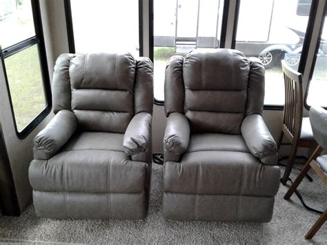 10 Best RV Recliners Reviewed in Detail (Winter 2024)