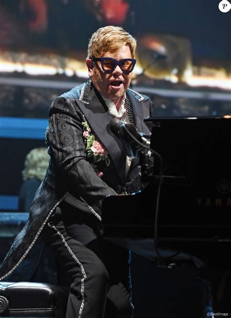 Elton John Sur La Tourn E Farewell Yellow Brick Road Au Bb T Center