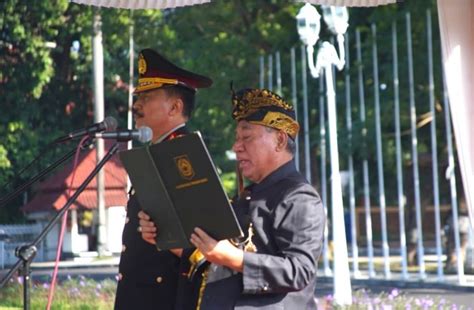 Wakil Ketua Dprd Provinsi Ntb Hadir Dan Membacakan Naskah Pembukaan Uud 1945 Pada Upacara