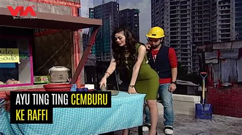 Raffi Ngulek Sambal Dengan Cewek Sexy Ayu Ting Ting Mukanya Merah