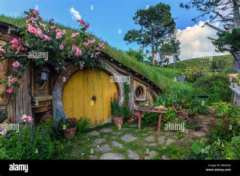 Hobbiton Movie Set Waikato Matamata New Zealand Stock Photo Alamy