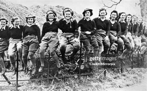 Womens Land Army Photos And Premium High Res Pictures Getty Images