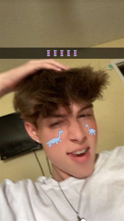 Pin By 𝙺𝚊𝚝𝚒𝚎 On Tik Tok Cute White Guys Pretty Boy Swag Photography