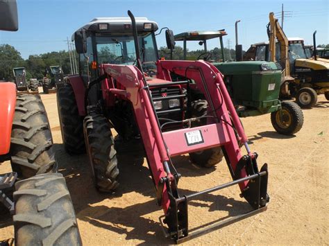 MASSEY FERGUSON 481 4X4 FARM TRACTOR