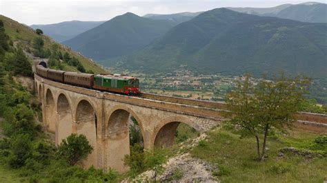 Primavera Sulla Ferrovia Dei Parchi