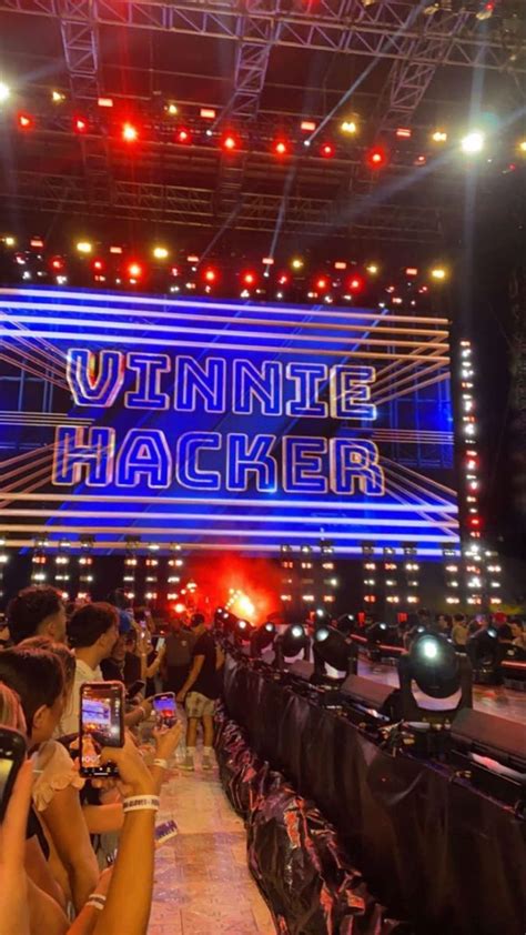 Pin Em Vinnie Hacker Hacker Namorado Dos Sonhos Papel De Parede