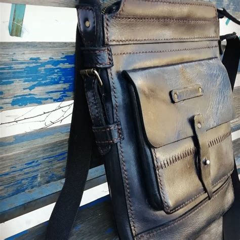 мужская сумка из натуральной кожи ручной работы. | Messenger bag, Bags ...