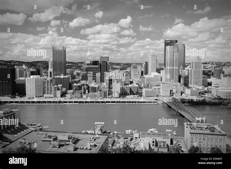 Pittsburgh Skyline Aerial Black And White Stock Photos And Images Alamy