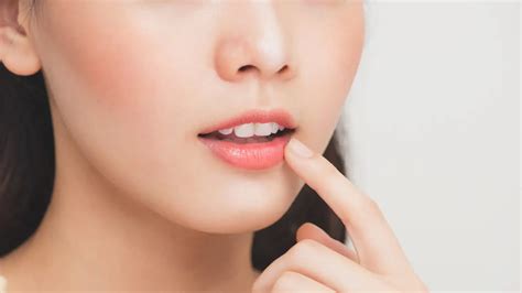 Intip Aturan Penggunaan Lipstik Nude Biar Tampil Cantik Bebas Pucat