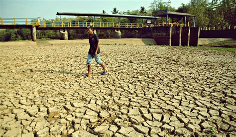 Puncak Musim Kemarau Akibatkan Pulau Jawa Dan Nusa Tenggara Dilanda