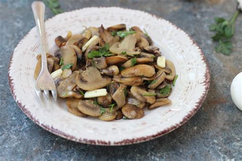 Funghi Trifolati Un Contorno Semplice E Saporito Cibo Che Passione