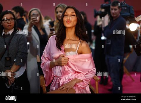 Bella Hadid Pr Pare Les Coulisses Avant Le Salon Secret De La Mode De