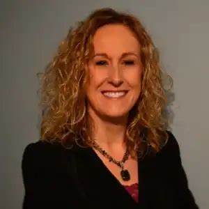 Danielle Hagedorn provides in-person and online therapy