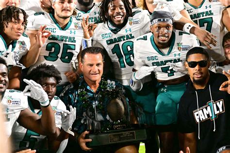 Coastal Carolina Survives Late in Hawi’i Bowl - Last Word on College ...