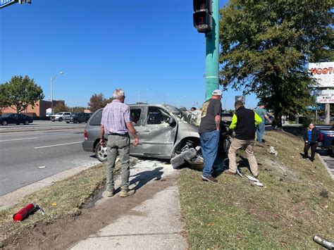 1 Person Dead 1 Seriously Hurt In Single Car Crash On Military Hwy