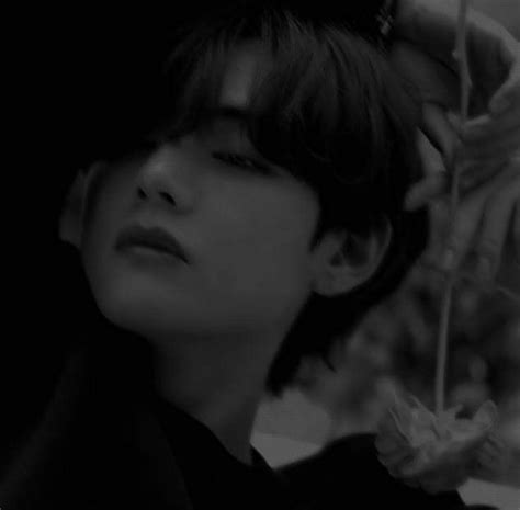 Pin By On Kpop Kim Taehyung Taehyung Kim Taehyung Wallpaper