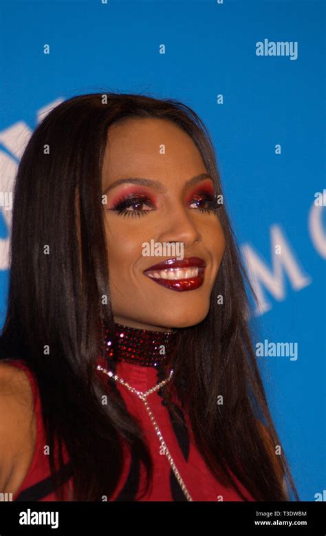 LAS VEGAS, NV. December 04, 2001: Actress/singer NONA M. GAYE (daughter ...