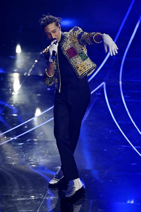 Ghali Cita Michael Jackson A Sanremo 2024 L Omaggio Con I Calzini