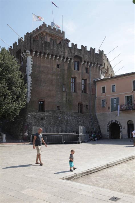 Cagnes Ethnographie Et Art Moderne M Diterran En Carros Centre