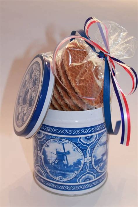 Stroopwafels. Syrup wafels Dutch Recipes, New Recipes, Going Dutch ...