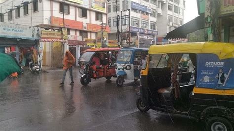 Heavy Rain In Varanasi Kashi S Weather Becomes Pleasant Heavy Rain With Cool Wind Relief From