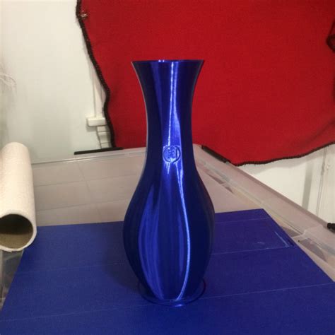 3d Printable Das Mia Vase By Thom Lamourine