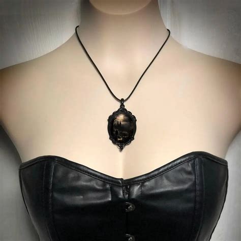 Collier Gothique Chateau Satan Shop