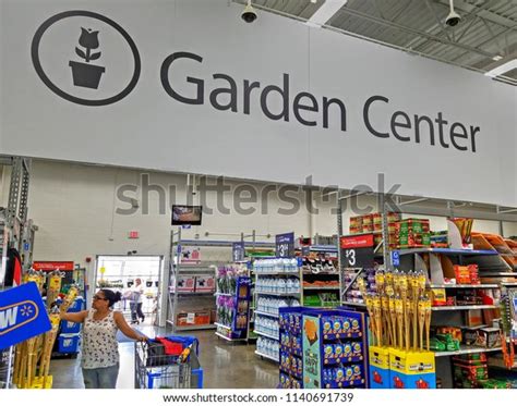 Walmart Retail Store Garden Lawn Center Stock Photo 1140691739 ...