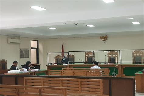 Kasus Tanah Kas Desa Lurah Maguwoharjo Dituntut 6 5 Tahun Penjara