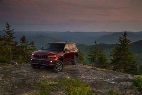 Jeep Grand Cherokee Test Drive Review - CarGurus.ca