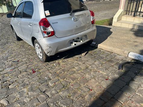 Motorista Bate Em Carro Estacionado E Foge Em Lages V Deo