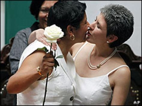 México Celebra Primeras Bodas Gay En Su Historia Bbc News Mundo