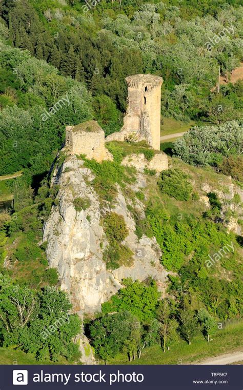 Castle of chateauneuf du pape hi-res stock photography and images - Alamy