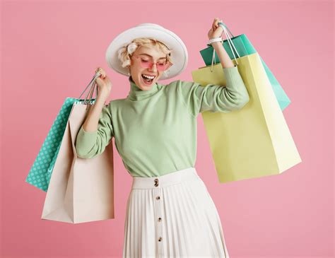 Top 14 E-commerce Fashion Trends to Boost Your Sales in 2023