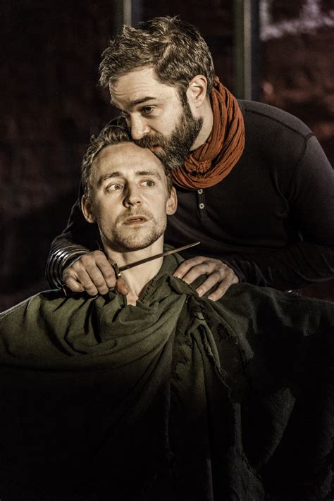 Torrilla Tom Hiddleston As Coriolanus In Coriolanus X Uhq X