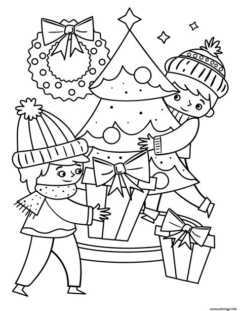 Coloriage Les Enfants Autour Du Sapin De Noel Avec Des Cadeaux Dessin