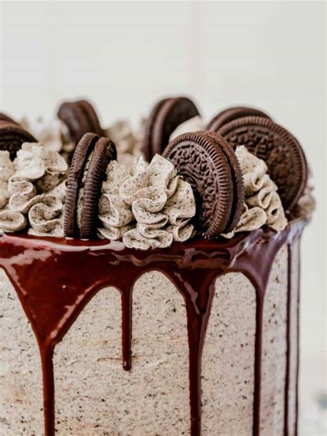 Easy 5-Min Oreo Whipped Cream Cheese Frosting Recipe