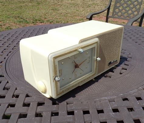 1957 Bulova Clock Radio Restored And Working Iconic Styling Etsy