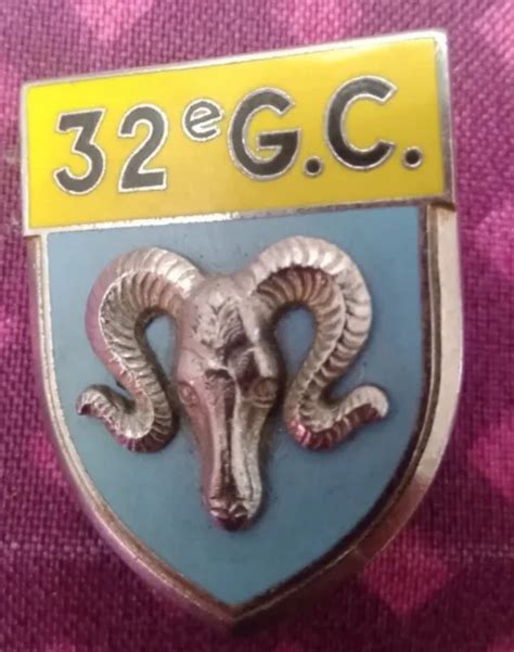 INSIGNE MILITAIRE PUCELLE armée 32e GC Groupement de Camp G 2092