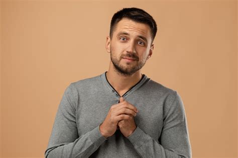 premium photo portrait  bearded man     beige