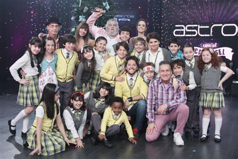 SBT Elenco De Carrossel Canta No Especial De Natal Do Astros