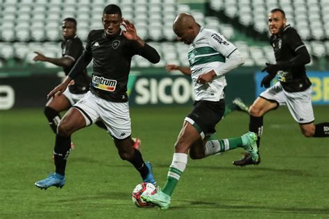 Coritiba X Botafogo Veja Posse Finaliza Es Escanteios Desarmes E