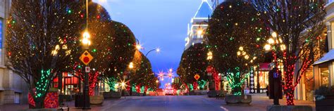 Top Things To Do This Christmas Season in Victoria, BC | Black Ball ...