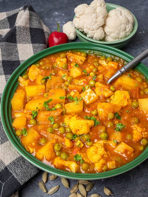 Aloo Gobi Matar Potato Cauliflower And Pea Curry Vegan Cocotte