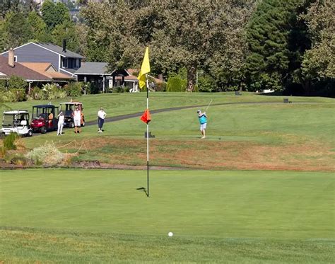 Tour The Course Summerfield Golf Course Tigard Or