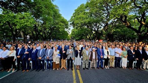 Lacalle Pou encabezó el acto por los 40 años del Río de Libertad