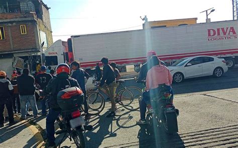 Trailer Se Impacta Contra Un Domicilio En La Zona Del Aeropuerto