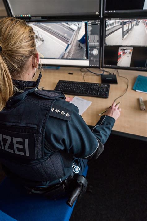 Bpol Nrw Knie Ins Gesicht Gesto En Bundespolizei Ermittelt